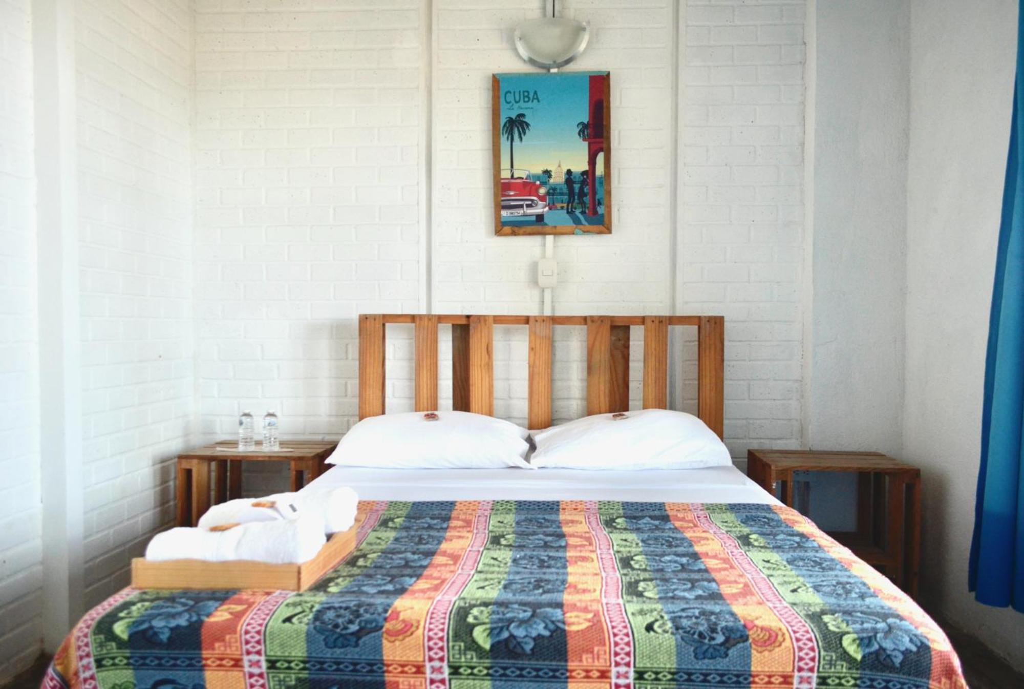 Playa Del Ritmo Beach Hostel & Bar - Adults Only ซันตามาร์ตา ภายนอก รูปภาพ