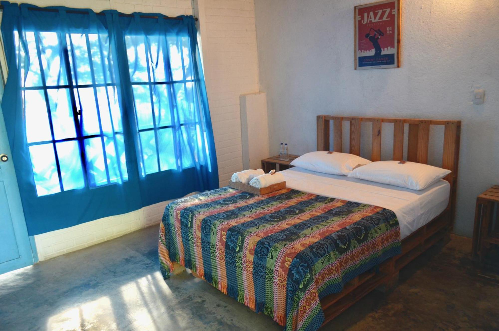 Playa Del Ritmo Beach Hostel & Bar - Adults Only ซันตามาร์ตา ภายนอก รูปภาพ